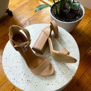 Steve Madden Neutral Heels Size 6